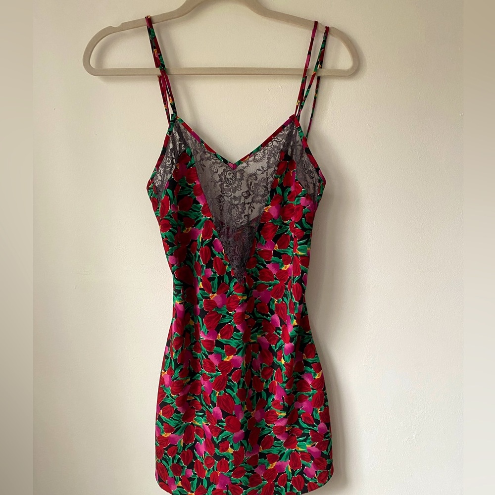 VINTAGE VICTORIAS SECRET SLIP